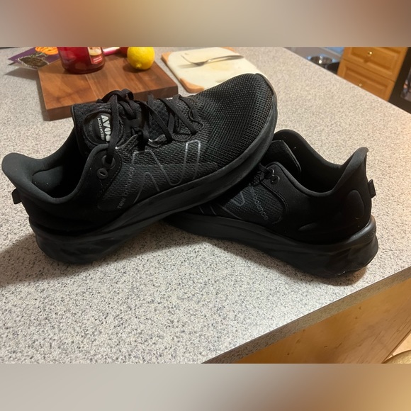 Men’s New Balance Sneakers Size 13 - Picture 4 of 8